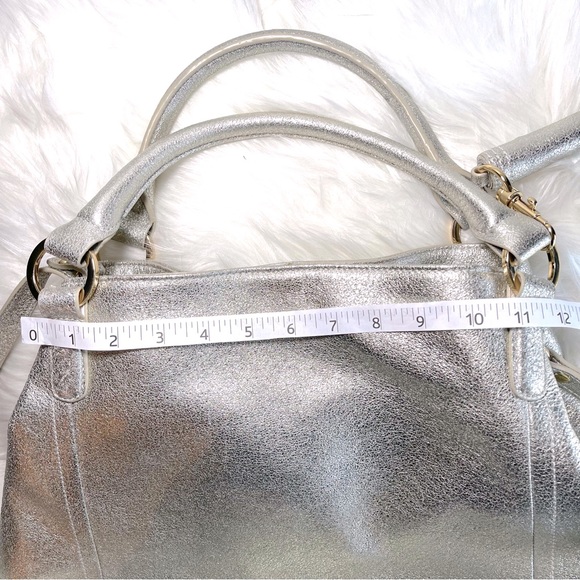 COPY - COPY - G.I.L.I. Metallic Silver Leather Satchel Bag - Picture 14 of 16